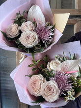 Load image into Gallery viewer, Scooter Daily Bouquet Tonal