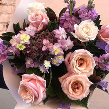 Load image into Gallery viewer, Scooter Daily Bouquet Pastel