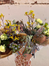 Load image into Gallery viewer, Scooter Daily Arrangement Tonal